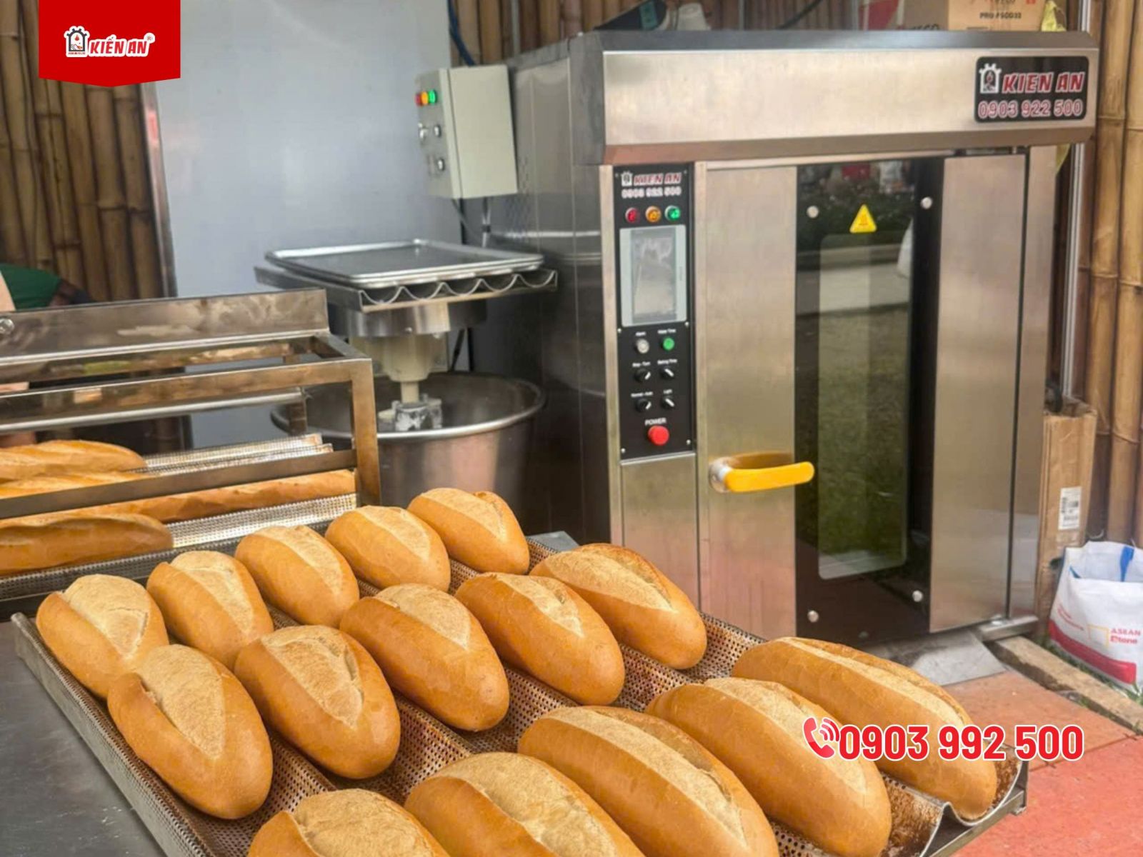 Bánh được nướng từ lò Kiến An chuẩn nhiệt lên màu đẹp