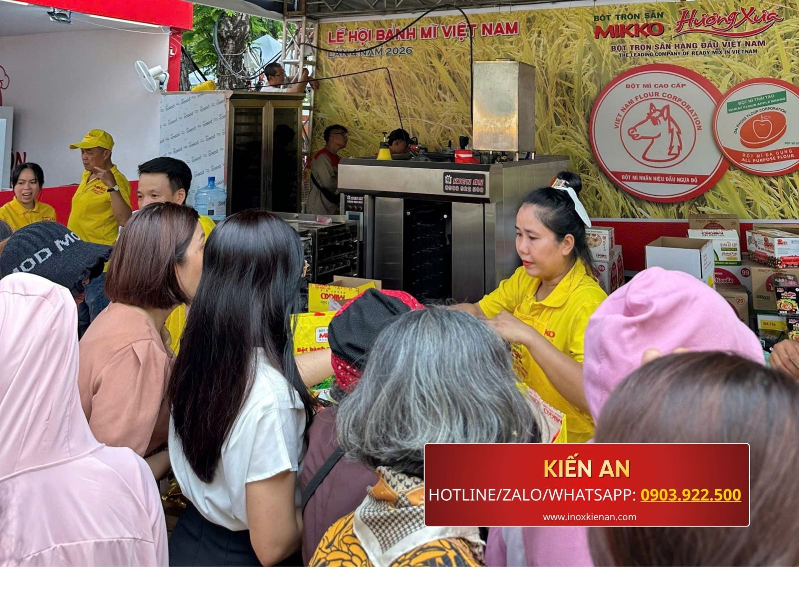 Lò bánh mì Kiến An tại lễ hội bánh mì Việt Nam